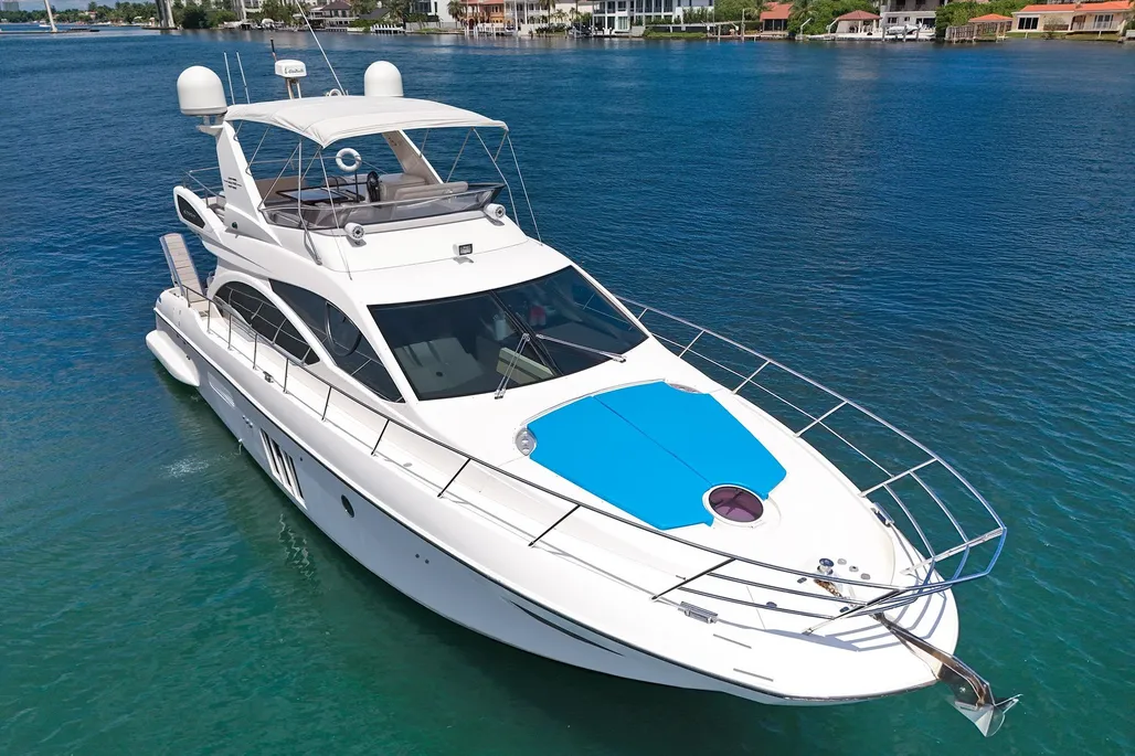 Yacht Photo 4